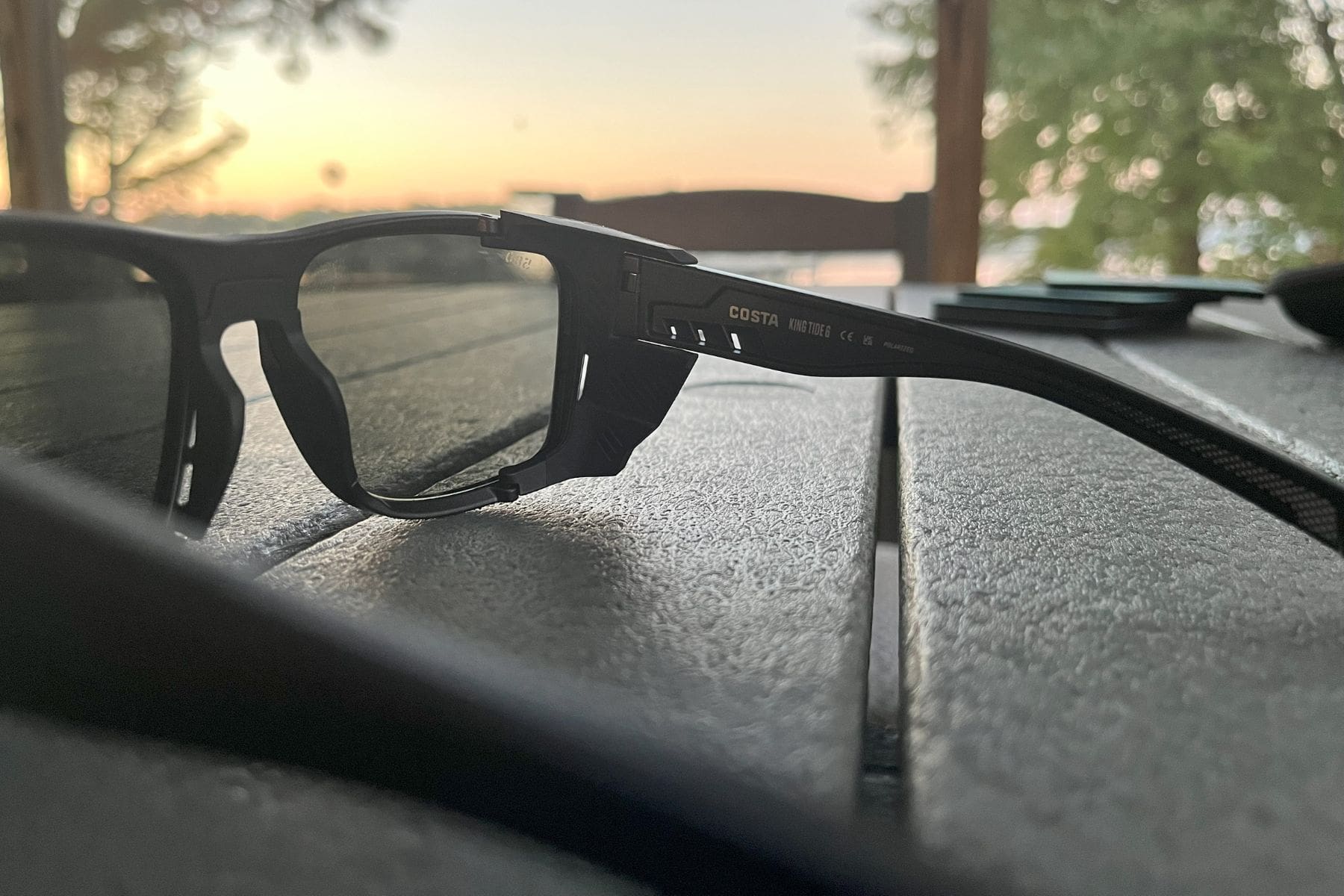 costa-king-tide-6-sunglasses-side