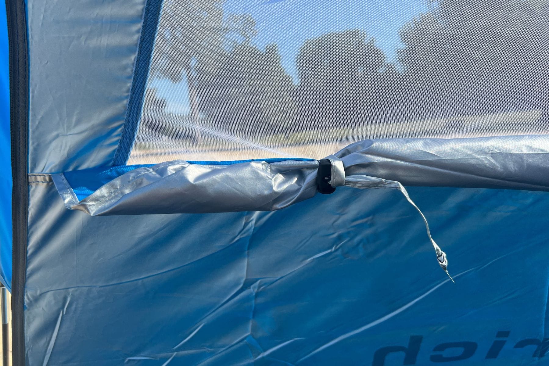 gorich-beach-tent-roll