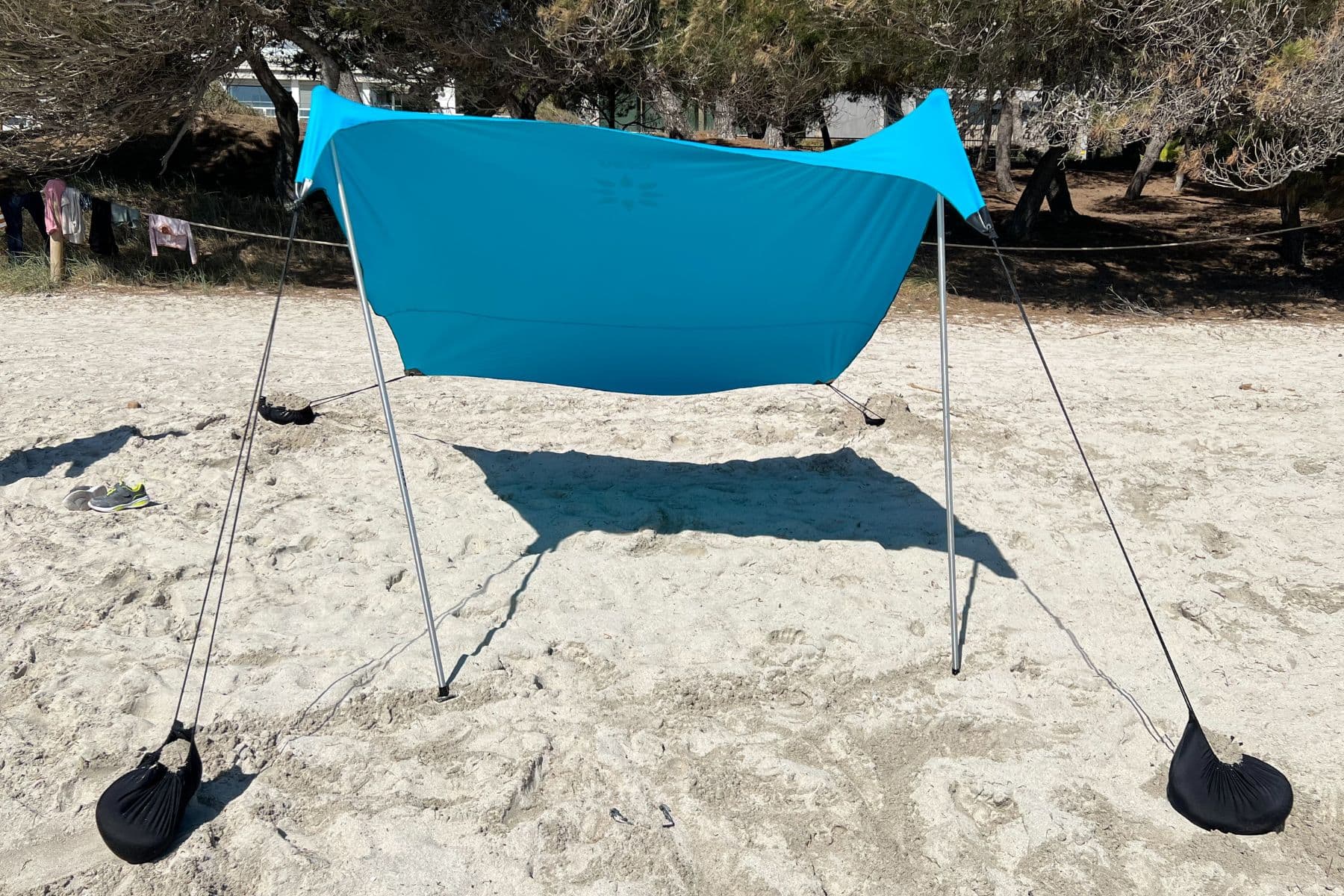 neso-tents-beach-on-beach