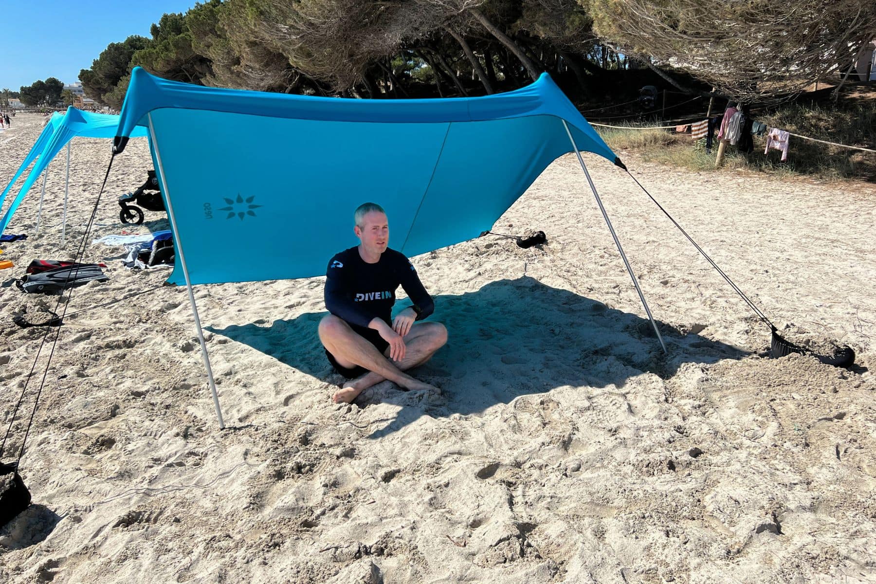 neso-tents-beach-torben-under-tent