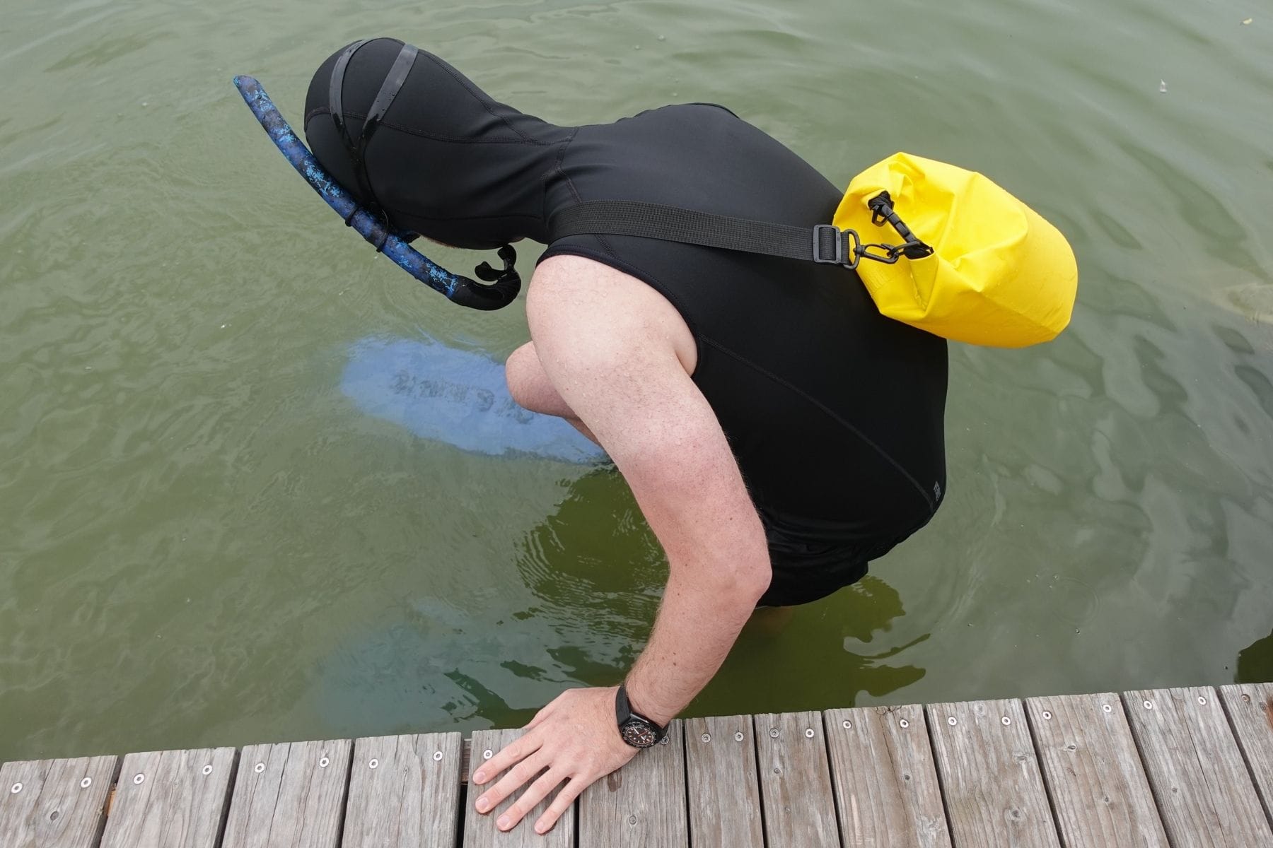 oceanic-predator-torben-with-dry-bag