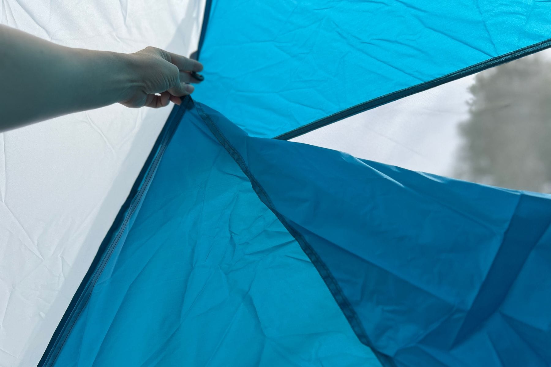 outdoor-master-pop-up-beach-tent-inside