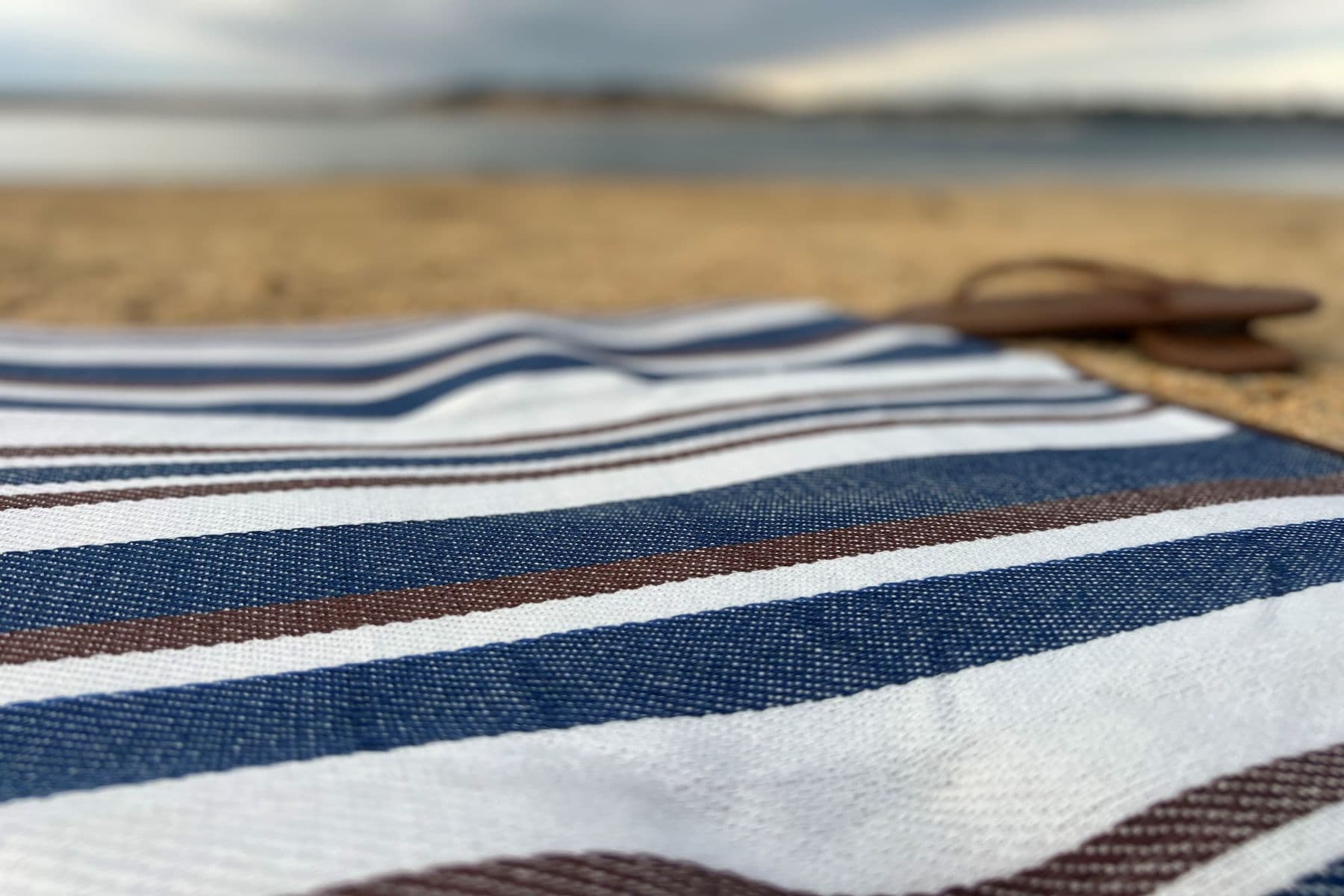 Scuddles Beach Blanket Good Looking