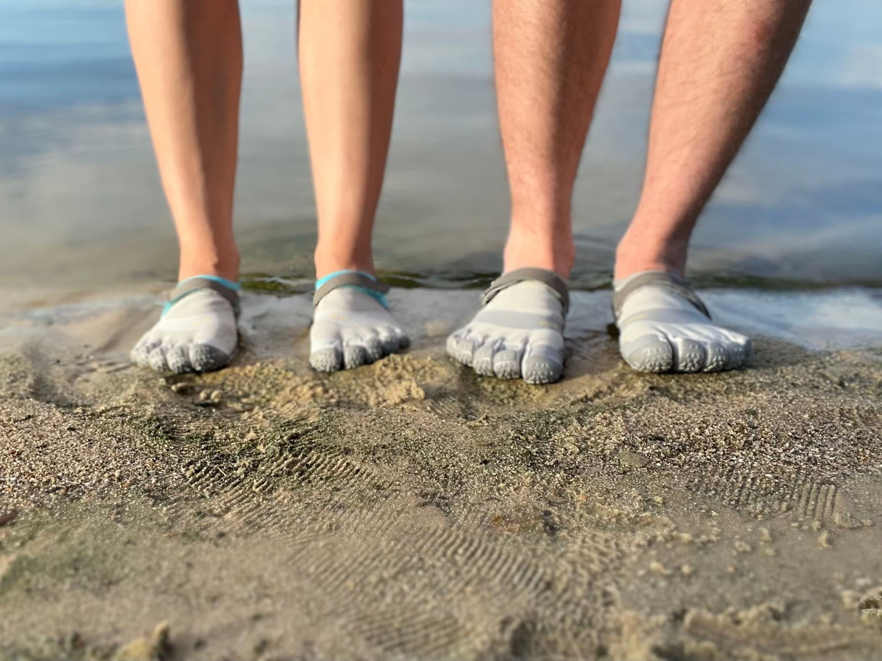 Vibram Fivefinger V Aqua Water Shoes Couple Standing On Sand