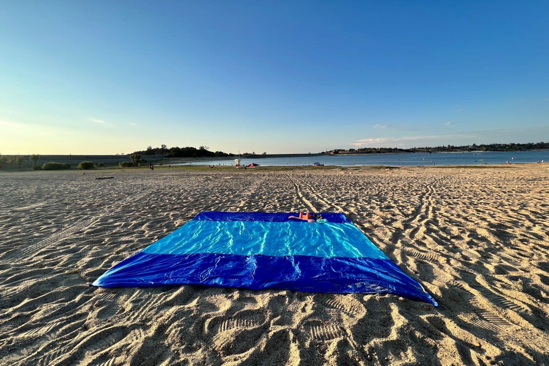 wekapo-sand-free-mat-flat-lay