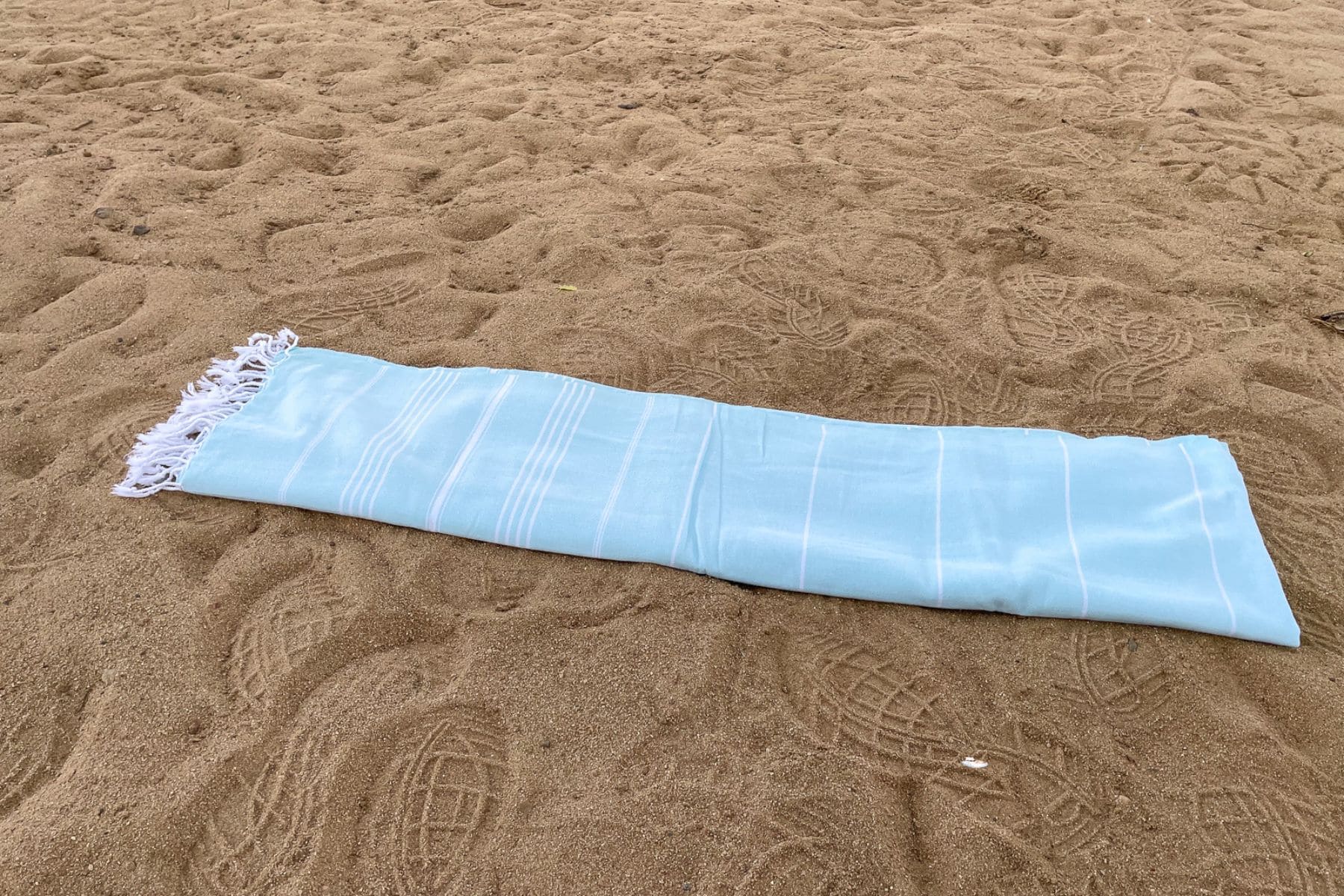 wetcat-turkish-beach-blanket-folds