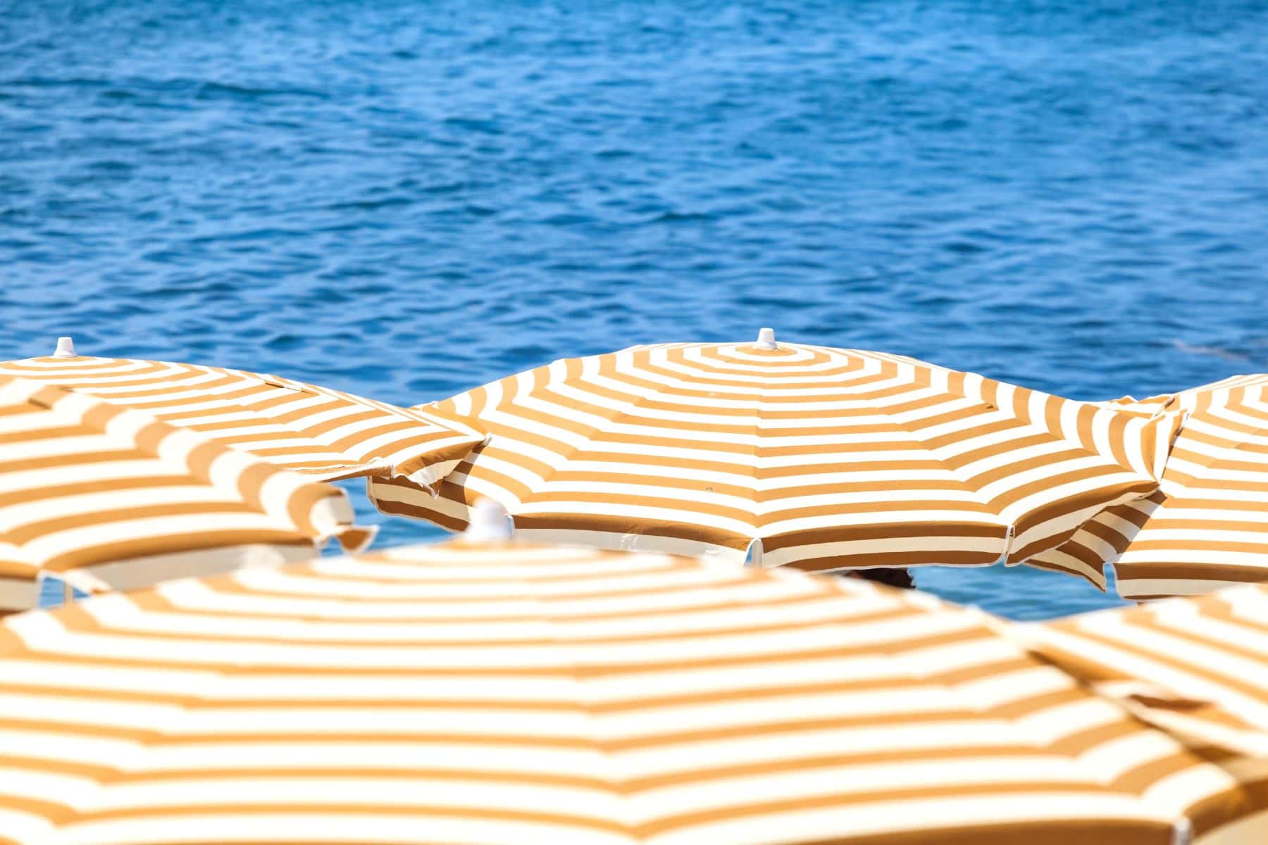 What Makes A Good Beach Umbrella Size
