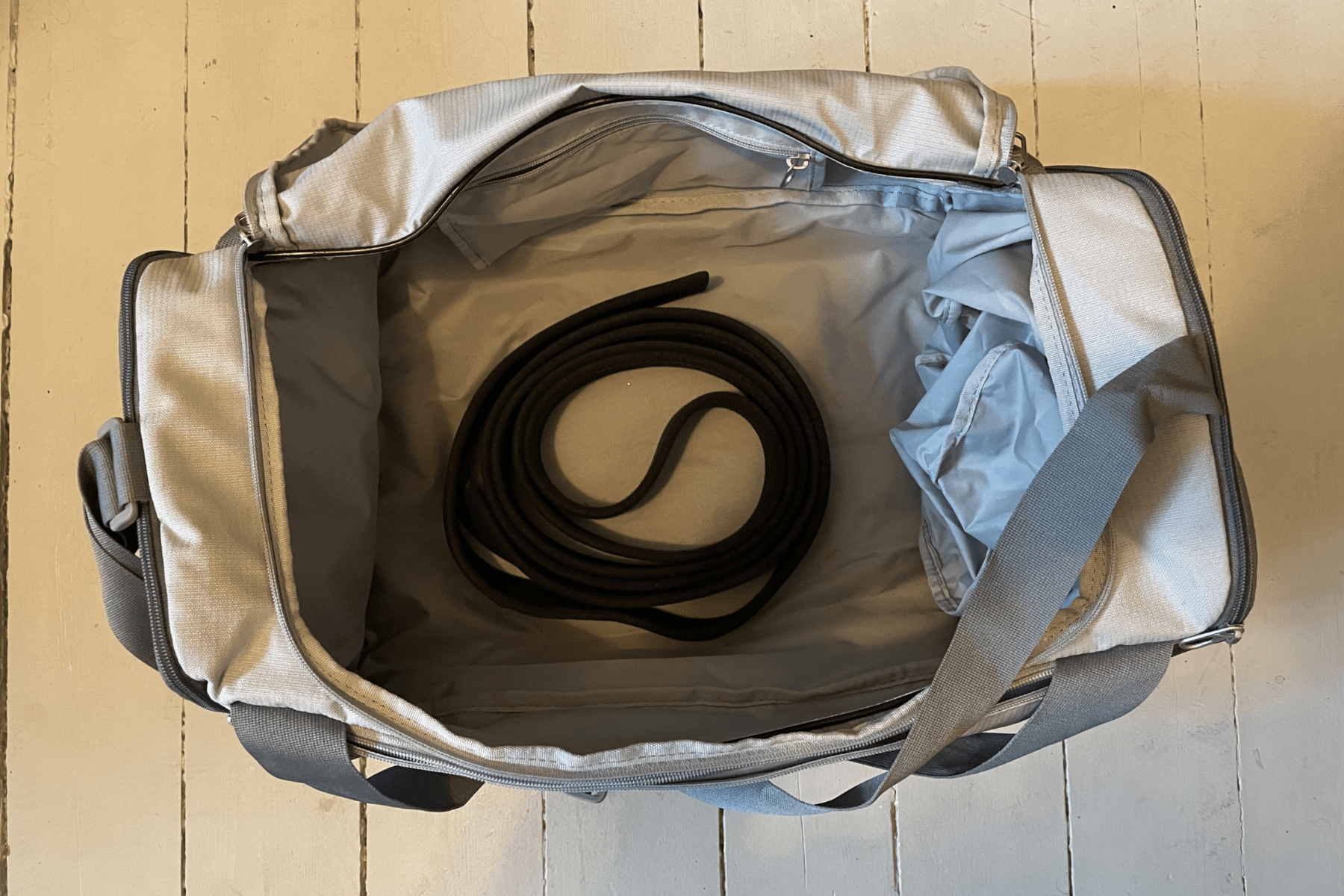 Nike-gym-bag-Main-compartment-2