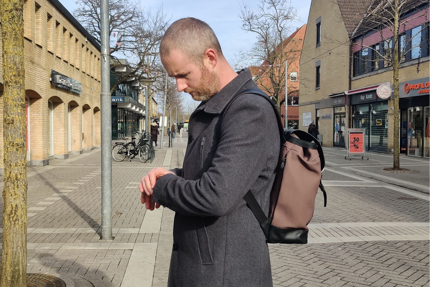 harber-london-classic-torben-on-street-side-view