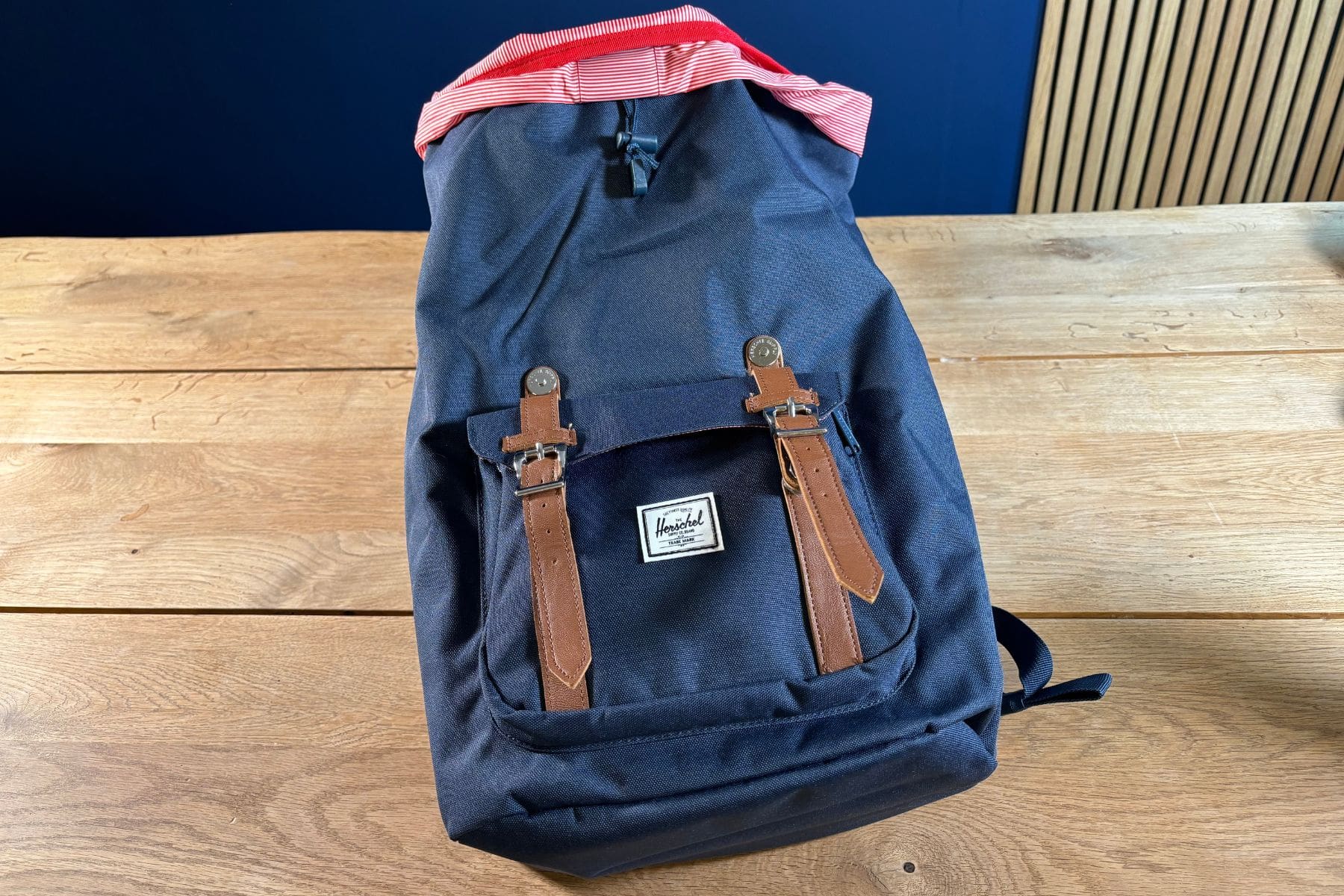 herschel-little-america-25l-useful