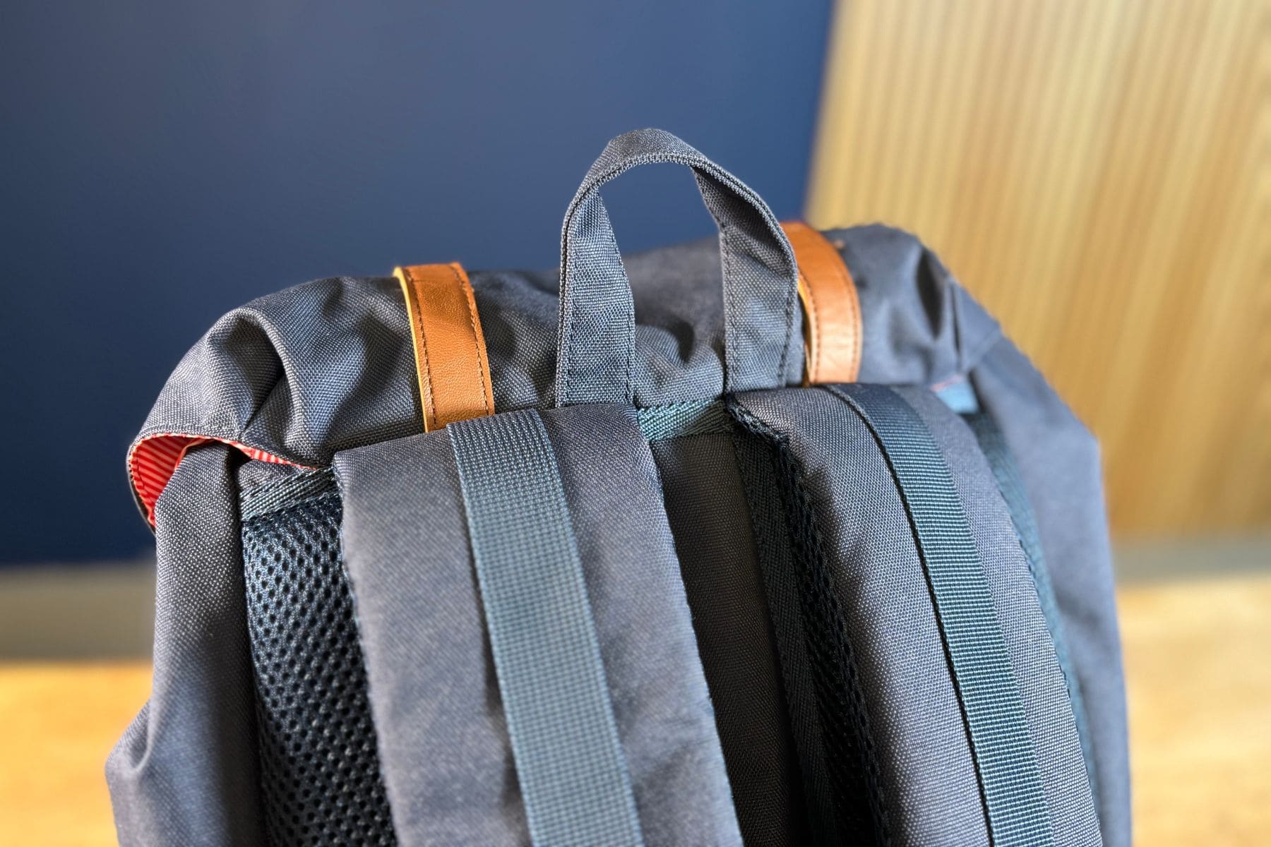 herschel-little-america-attachment-carry-handle