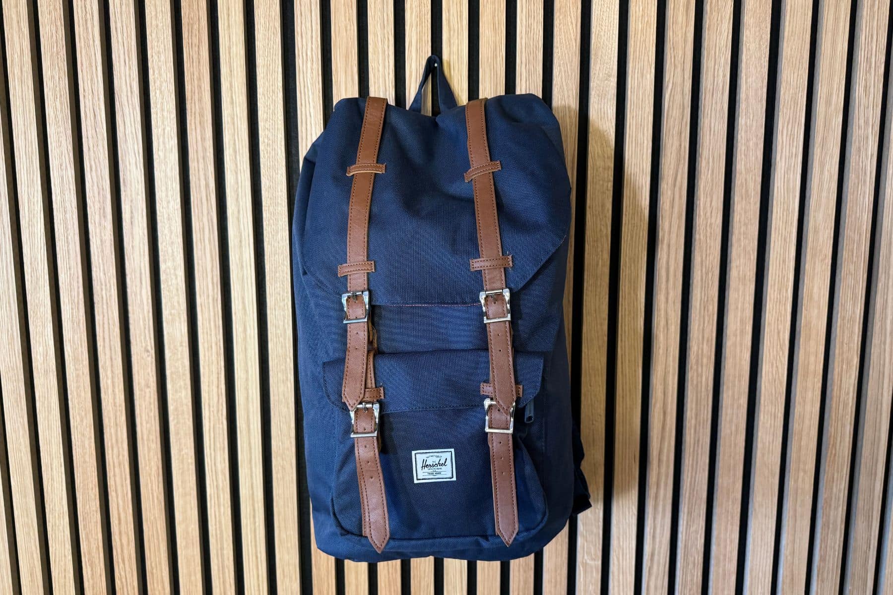 Herschel Little America 25L