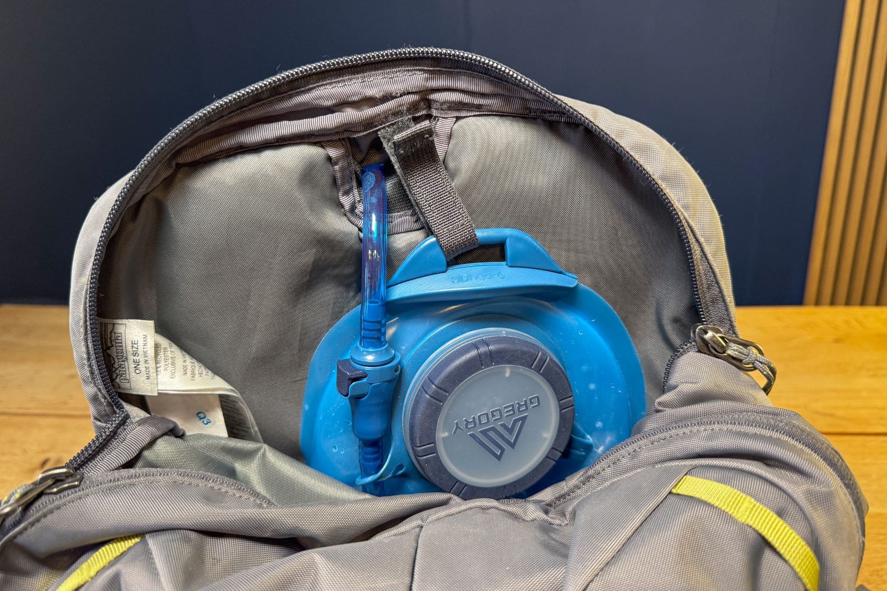 laptop-backpack-hydrate