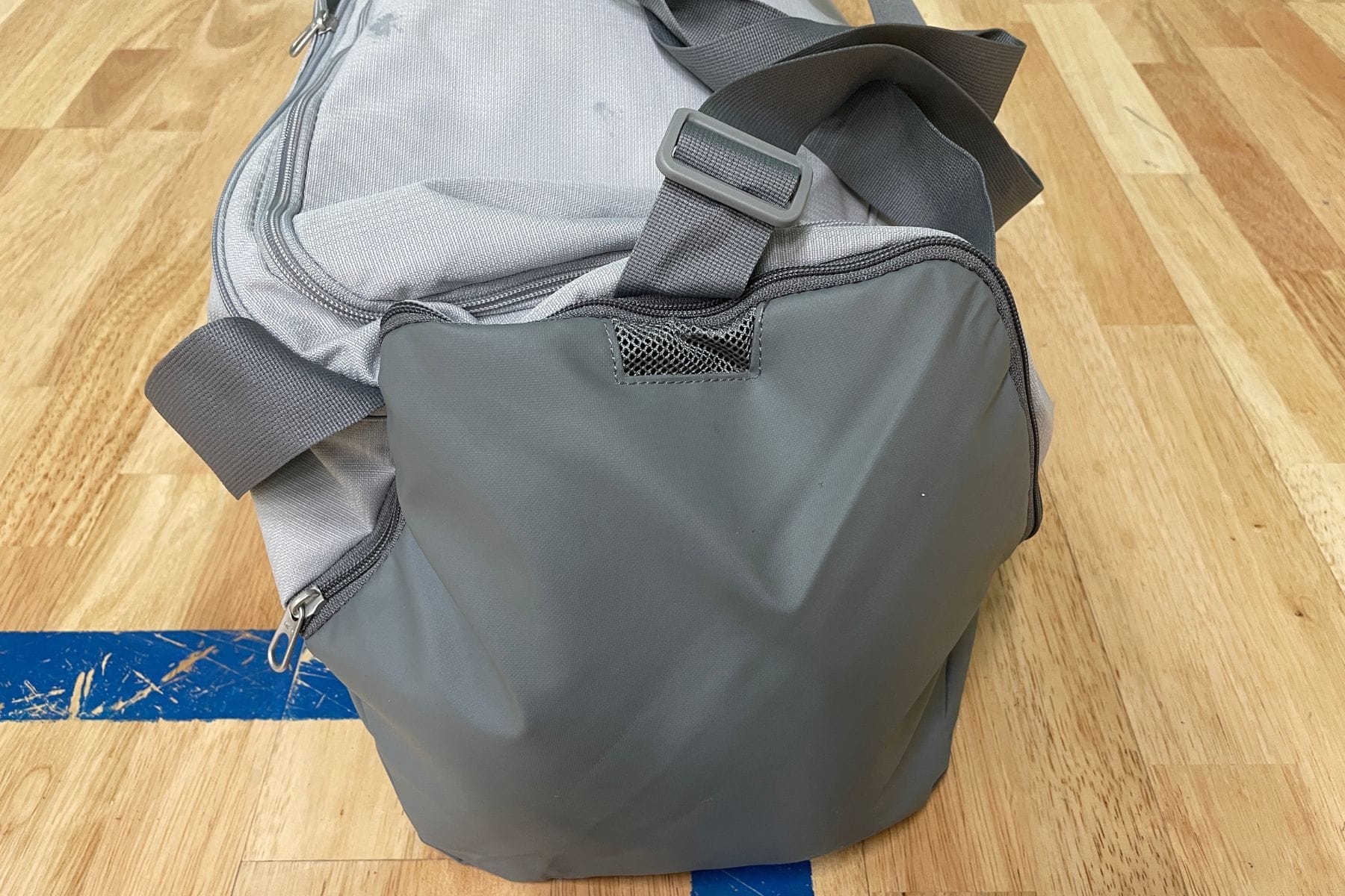nike-brasilia-small-duffel-9-0-shoe-compartment