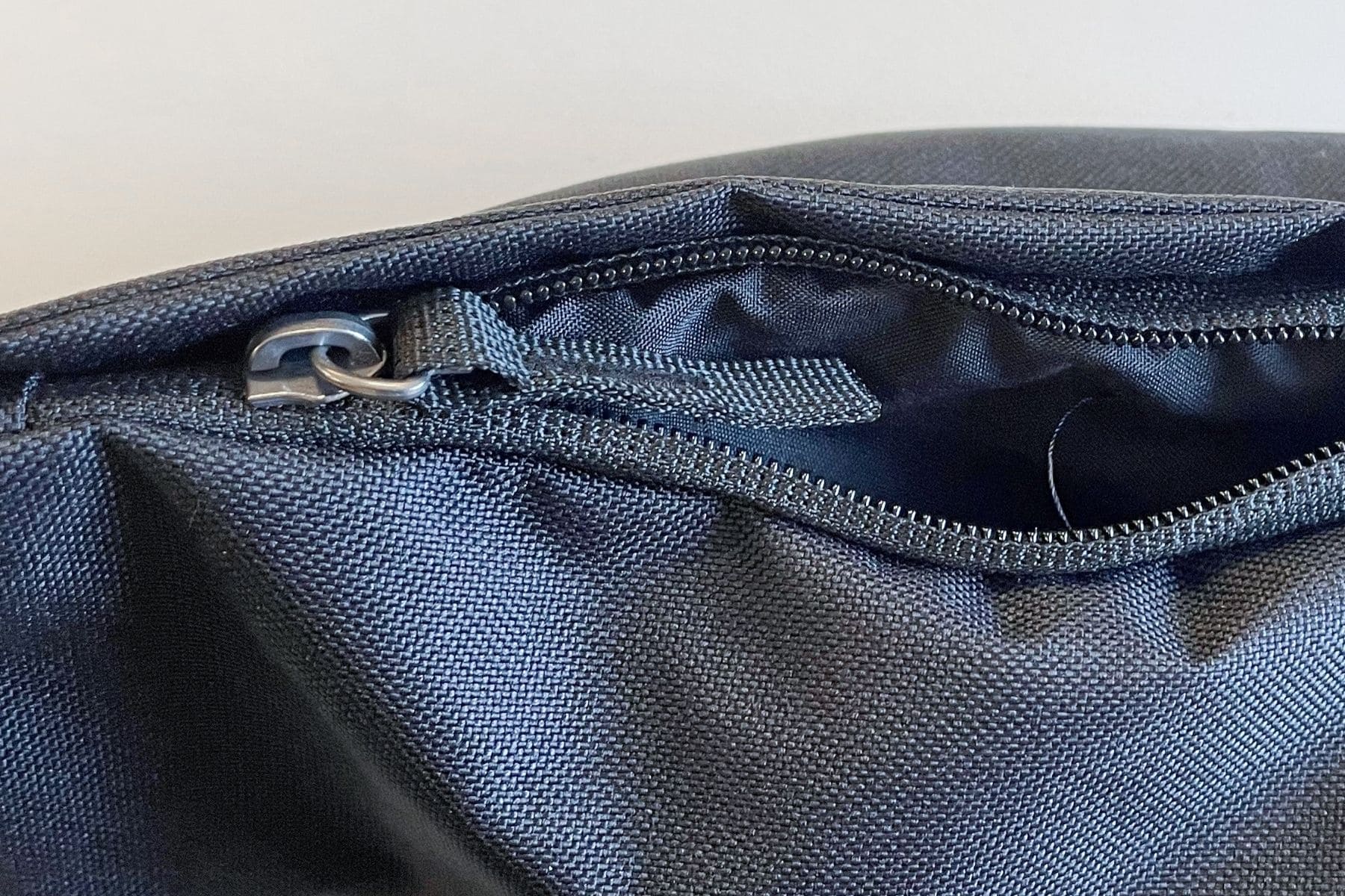 nike-heritage-zipper