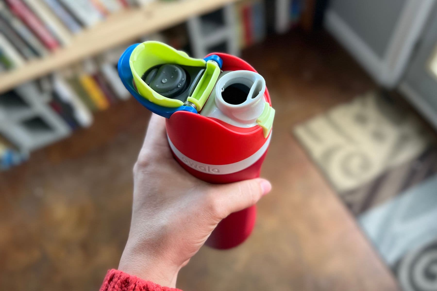 owala-freesip-water-bottle-sip-spout-opening