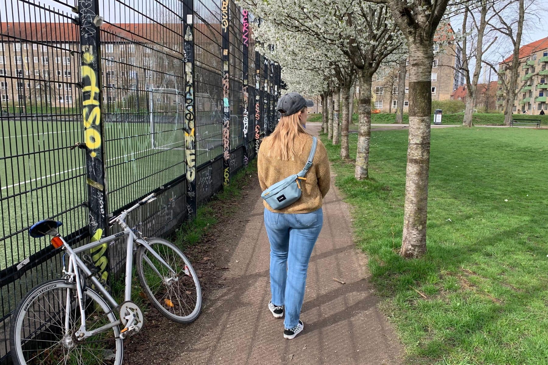 pacsafe-go-sling-pack-back-view