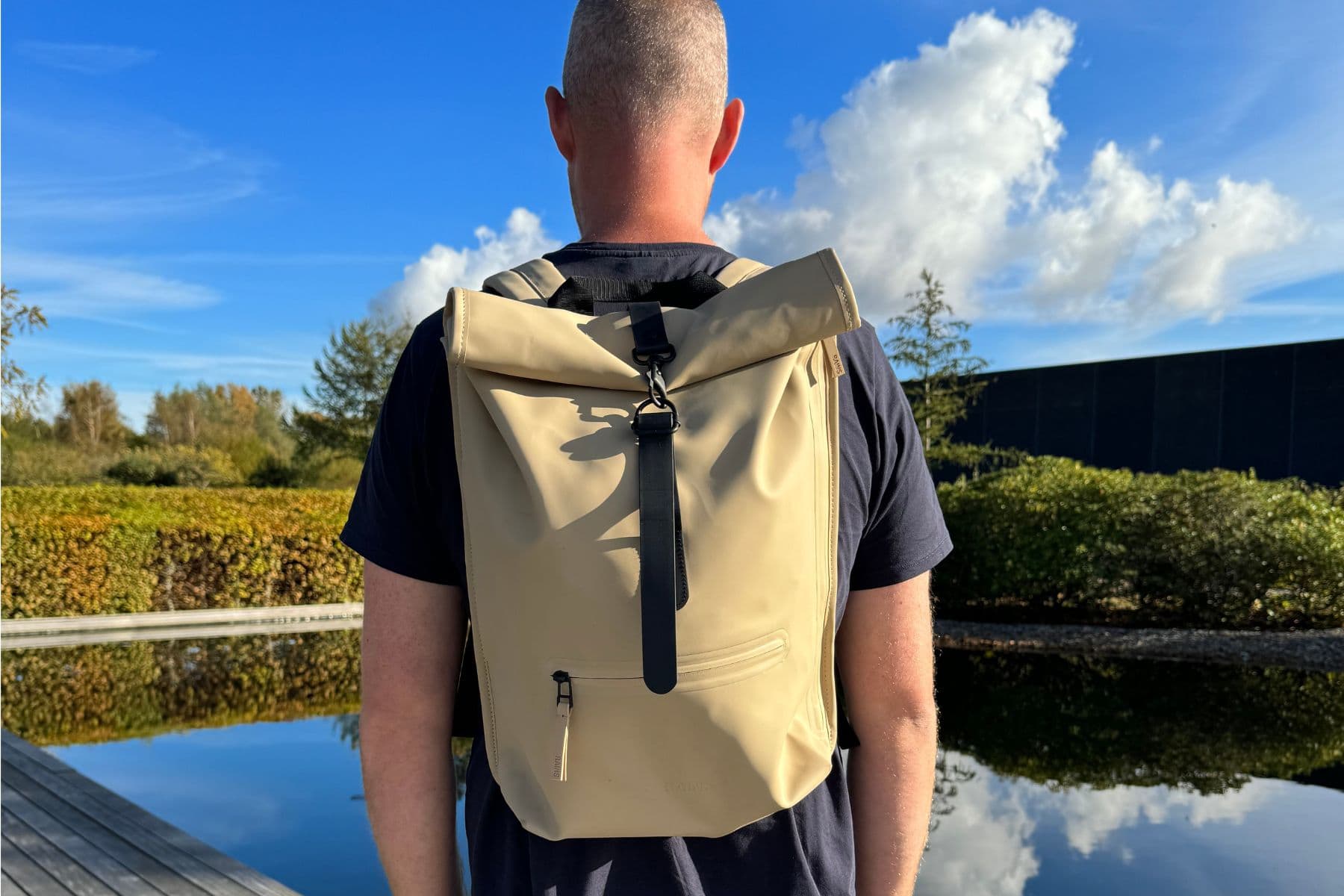 rains-rolltop-13l-frontal