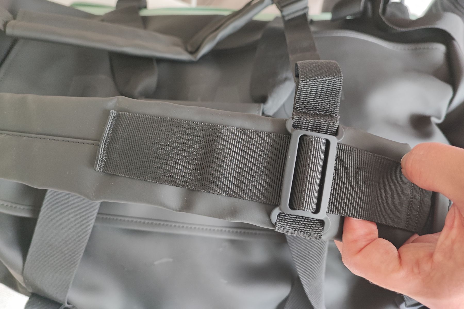 rains-texel-duffel-bag-strap