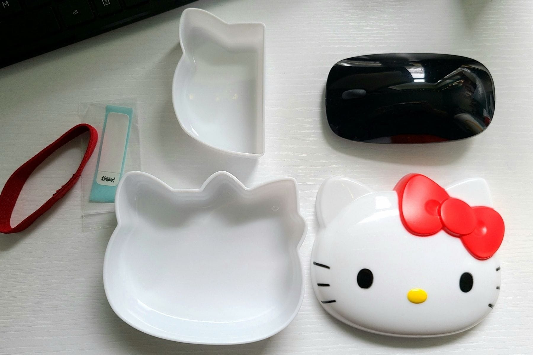 Skater Die-Cut Hello Kitty