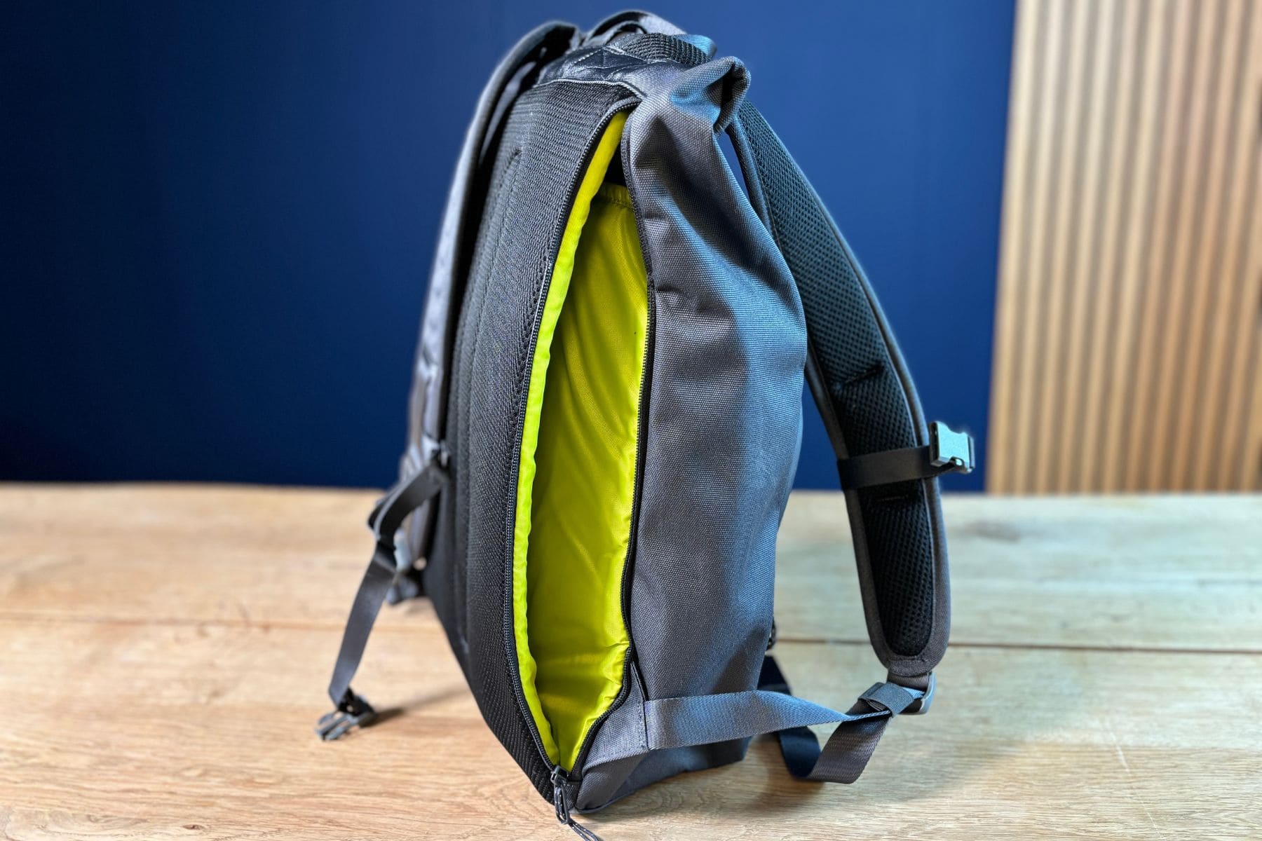 timbuk-2-spire-2-0-laptop-zipper