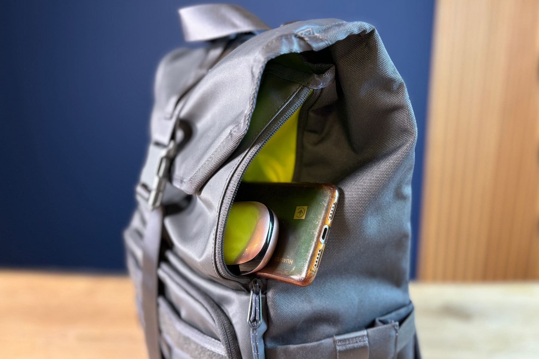 timbuk-2-spire-2-0-vertical-pocket