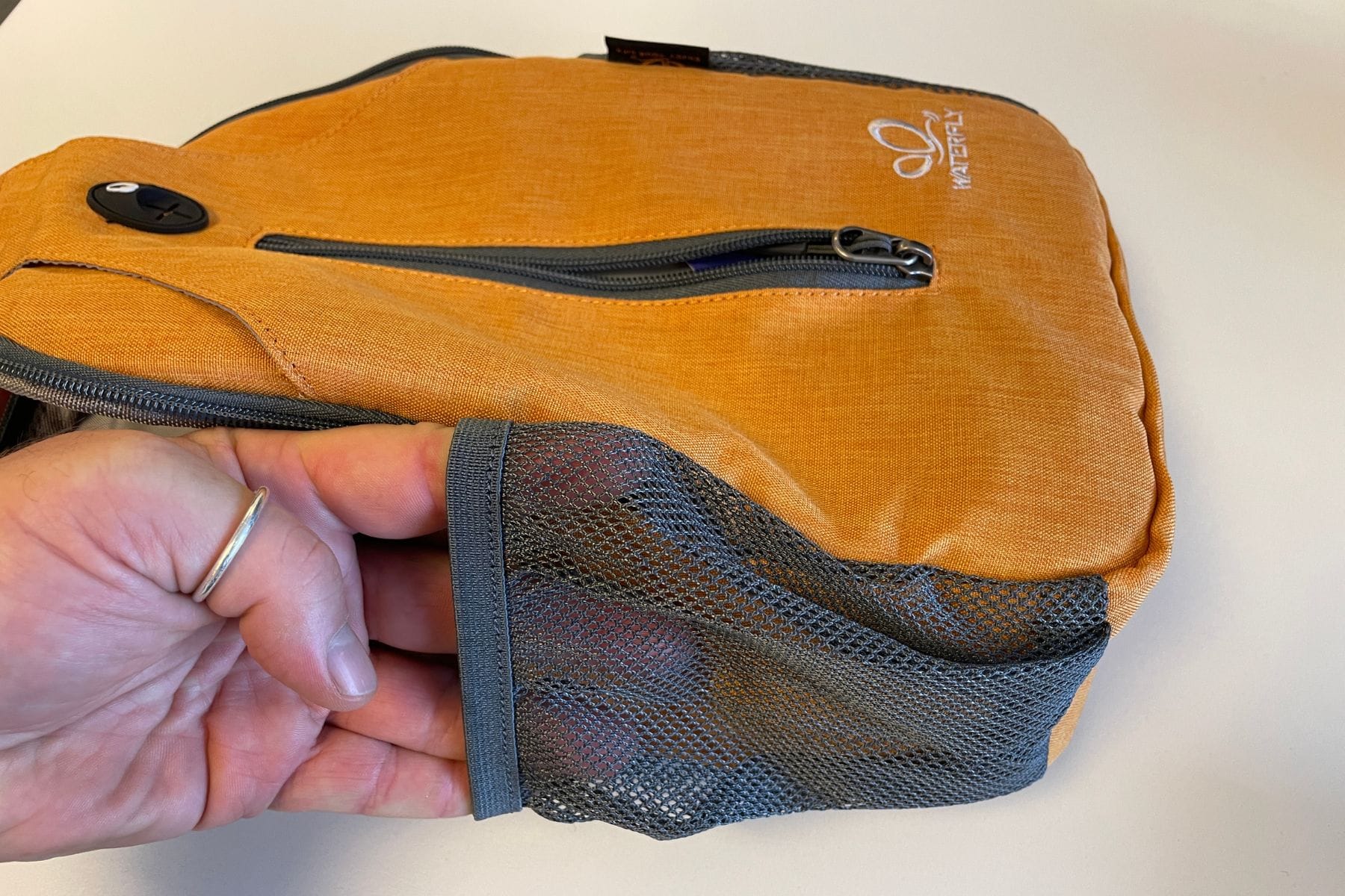 waterfly-sling-bag-mesh-pocket