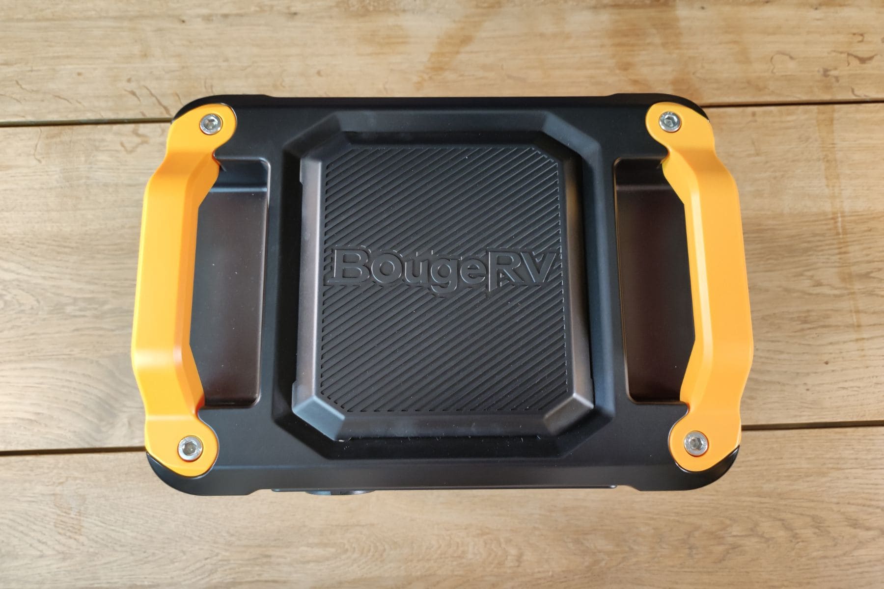bougerv-fort-1000-portable-power-station-top-view