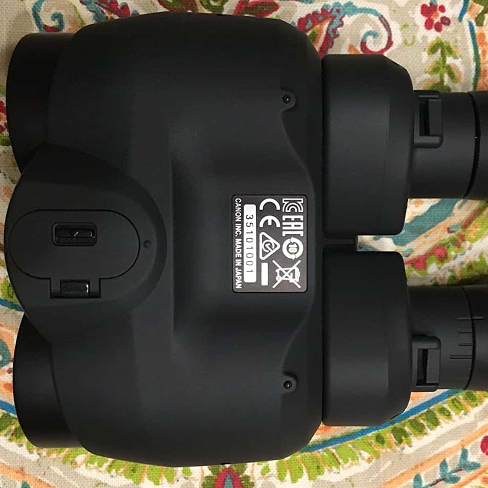 canon-12x36-is-iii-binoculars-construction-quality.jpg