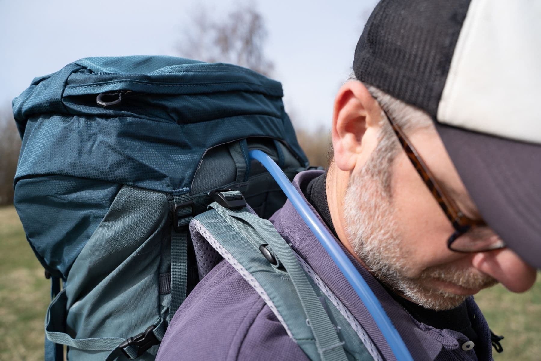 deuter-aircontact-lite-65-10-hydration-chamber