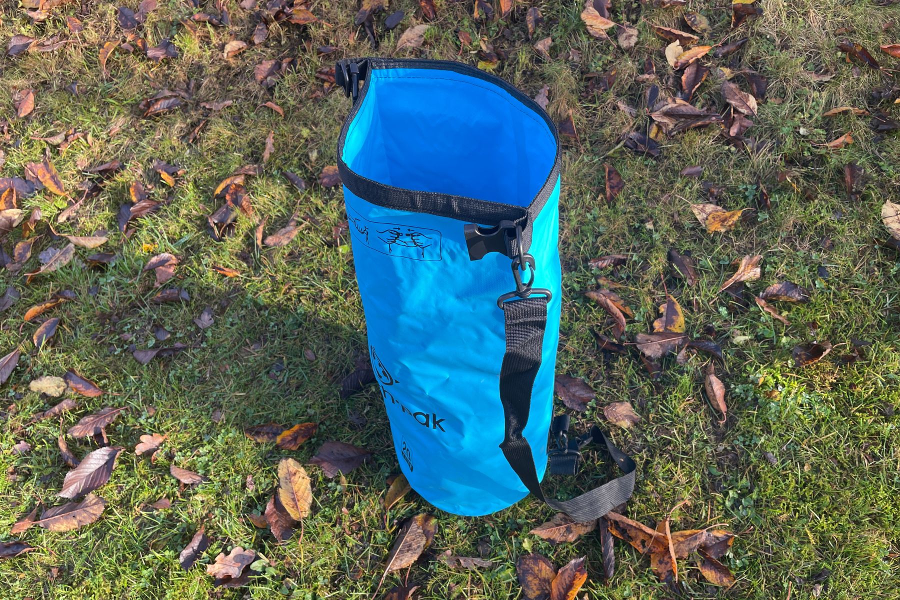 earth-pak-waterproof-top