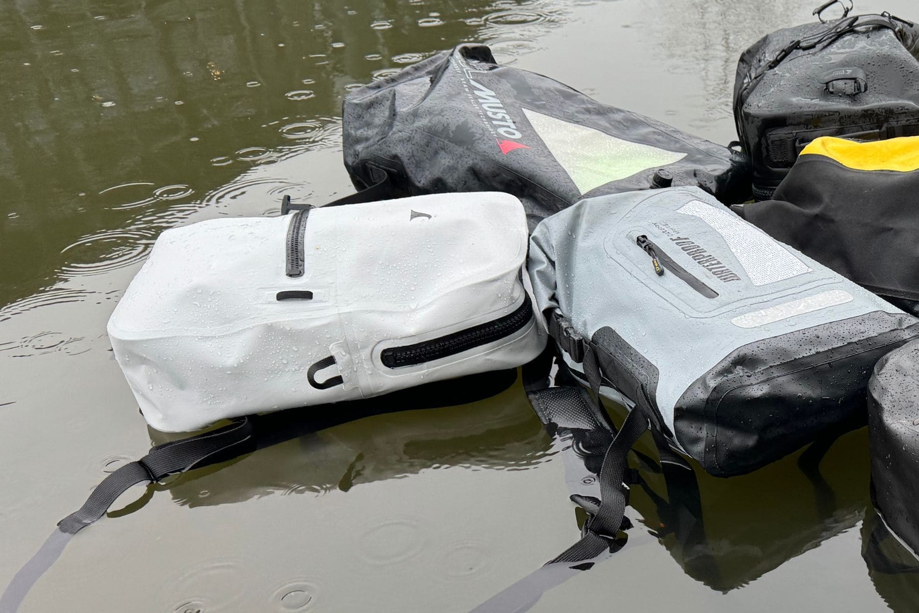 fogland-waterproof-backpack-15-25l-floating