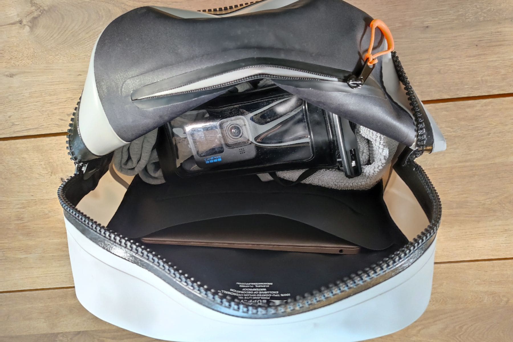 fogland-waterproof-backpack-15-25l-gopro