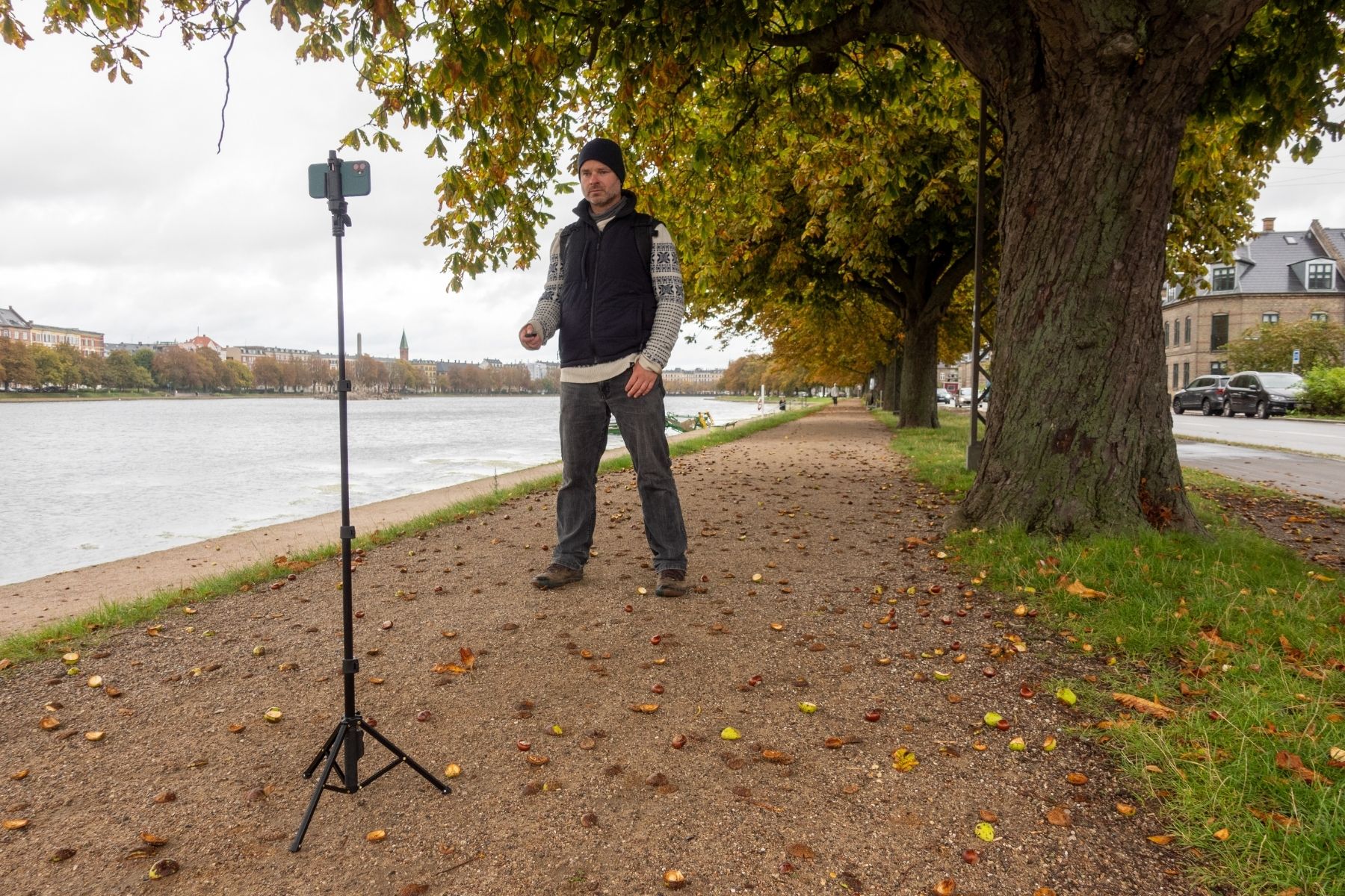Fugetek 51″ Selfie Stick Tripod