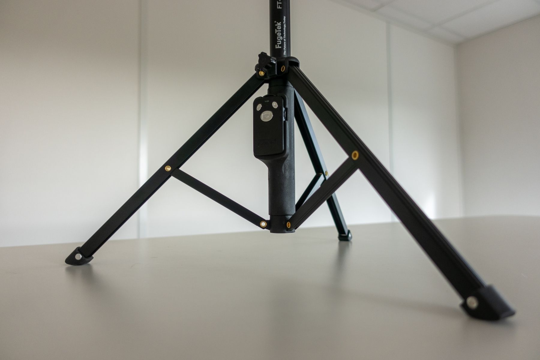 fugetek-51-selfie-stick-stand