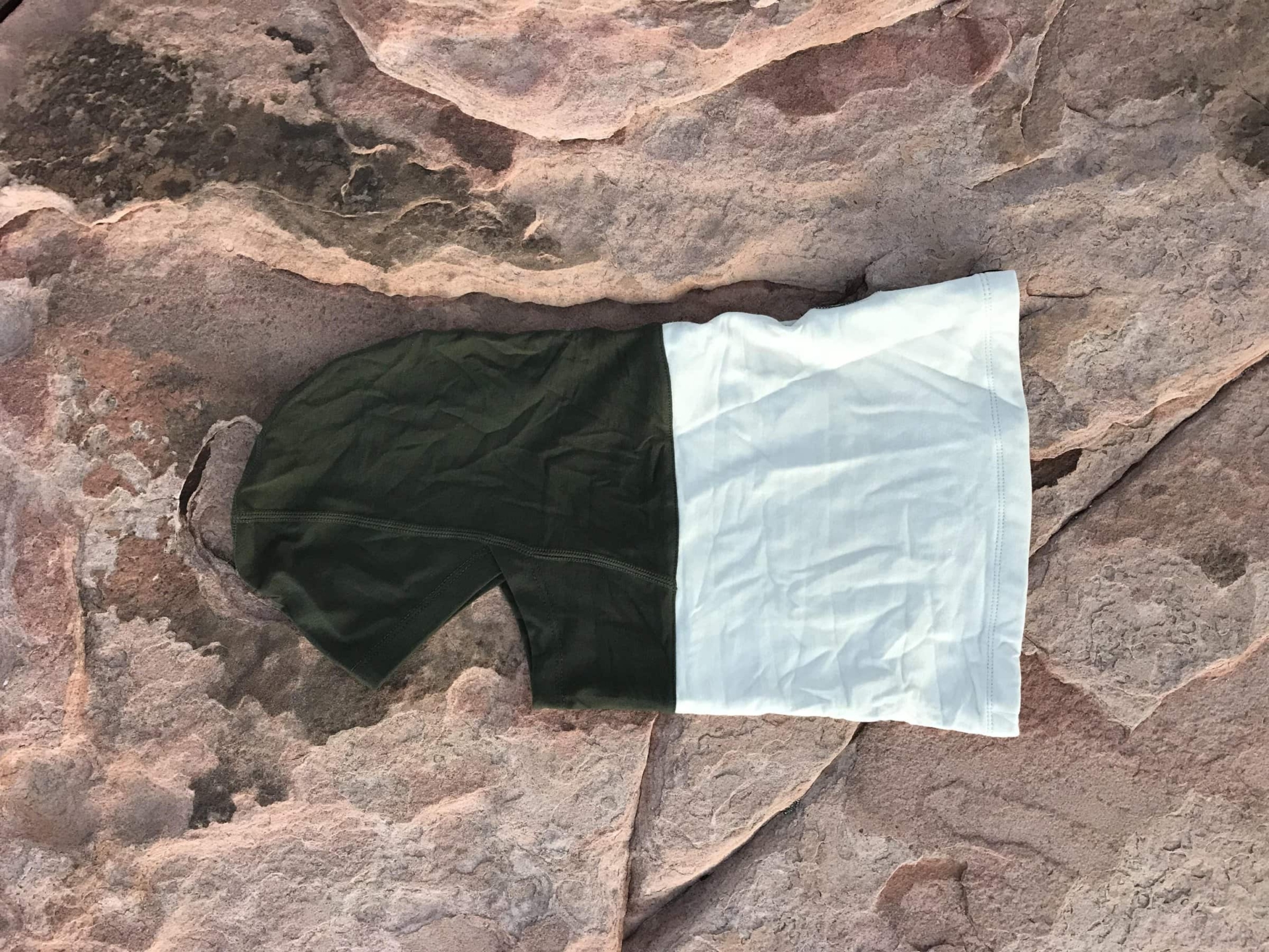 le-bent-double-up-midweight-balaclava-flat-lay
