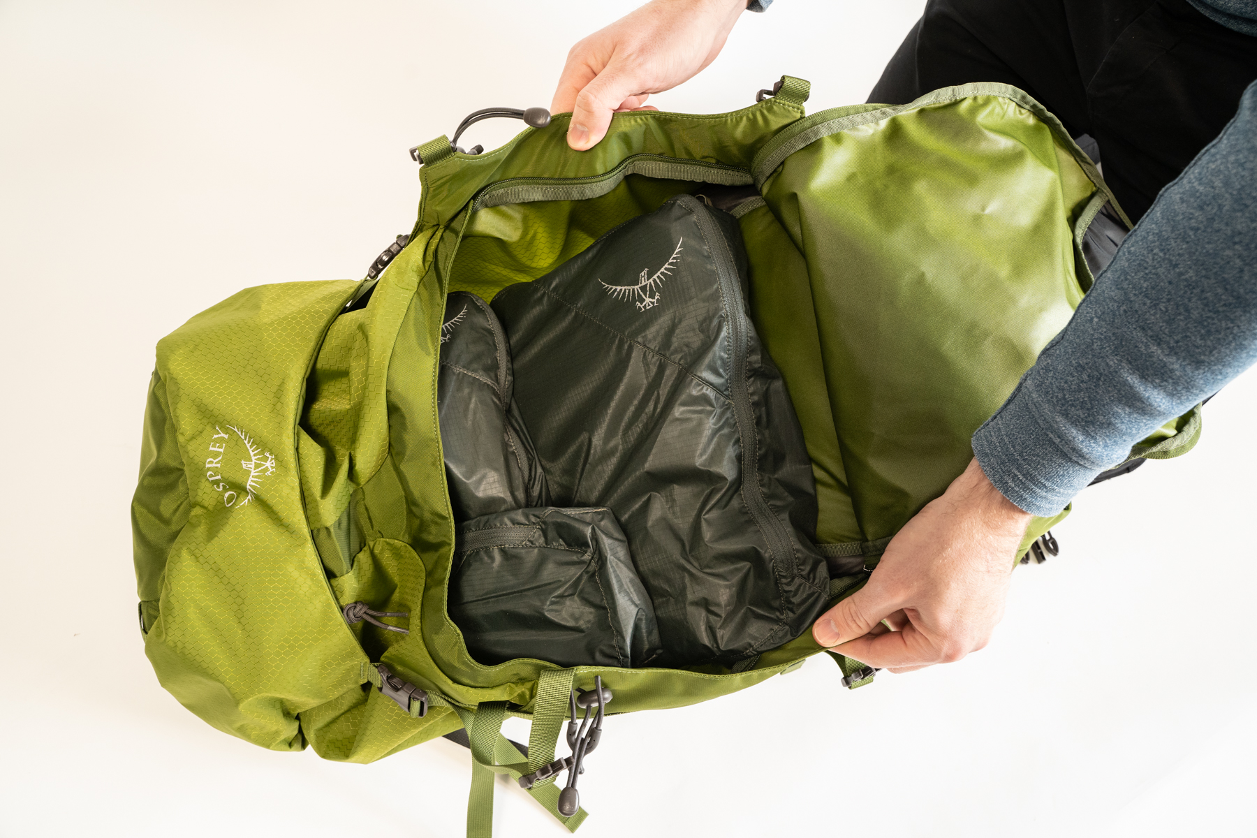 Osprey Aether Hiking Pack With Packing Cubes