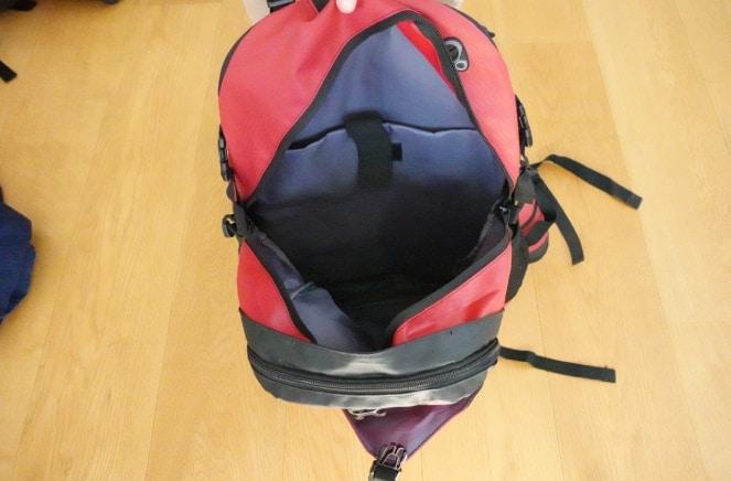 outdoormaster-50l-smart-hikingtravel-backpack-water-protection-2.jpg