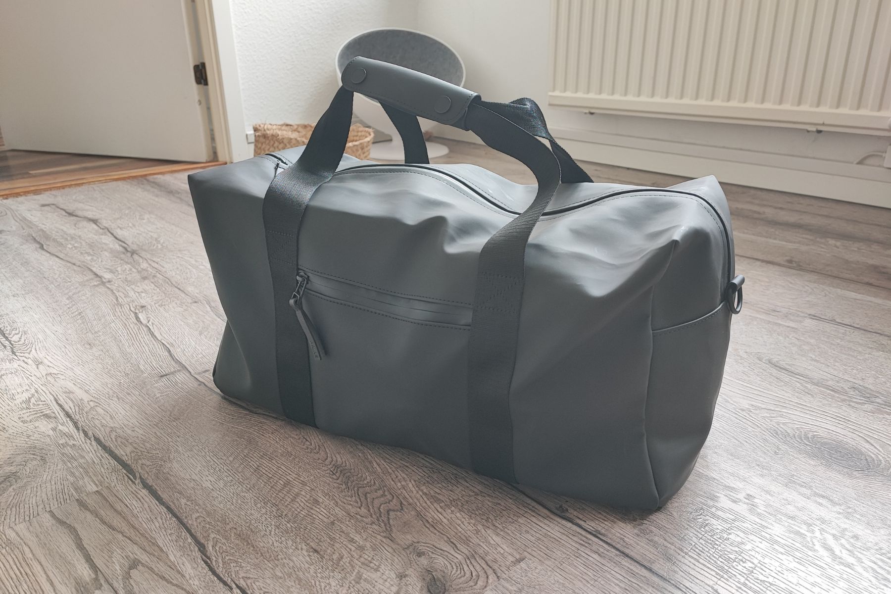 Rains Trail Gym Bag 27l On Floor