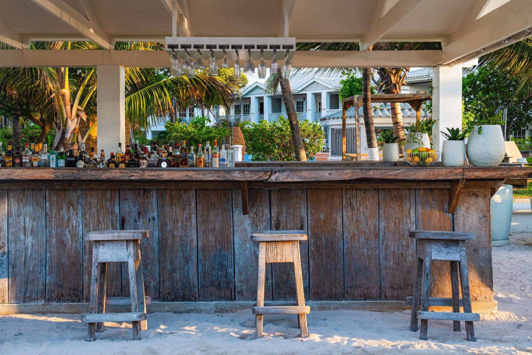 alaia-belize-an-autograph-collection-resort-beach-bar
