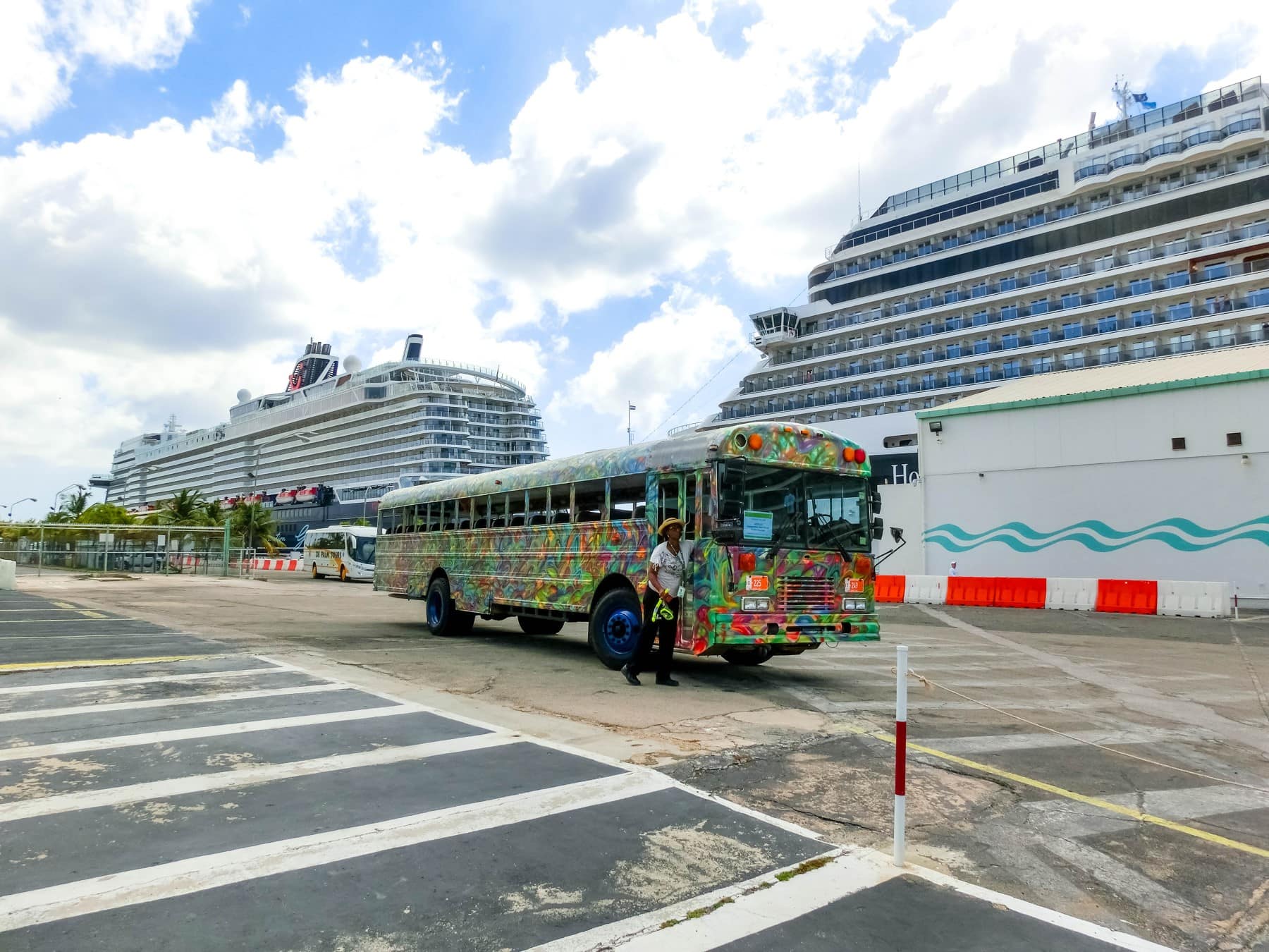 aruba-visitors-guide-cruise-and-bus-tour