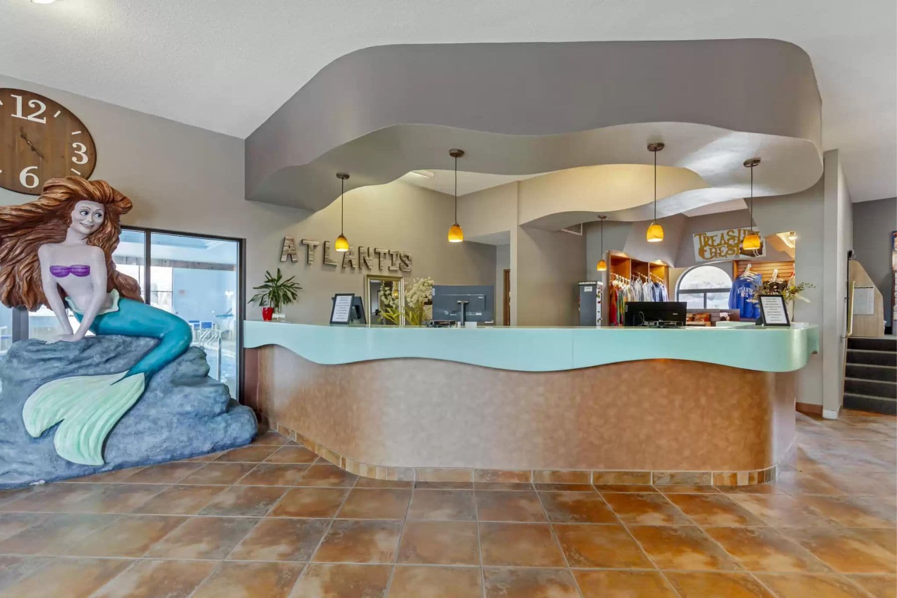 Atlantis Family Waterpark Hotel Lobby