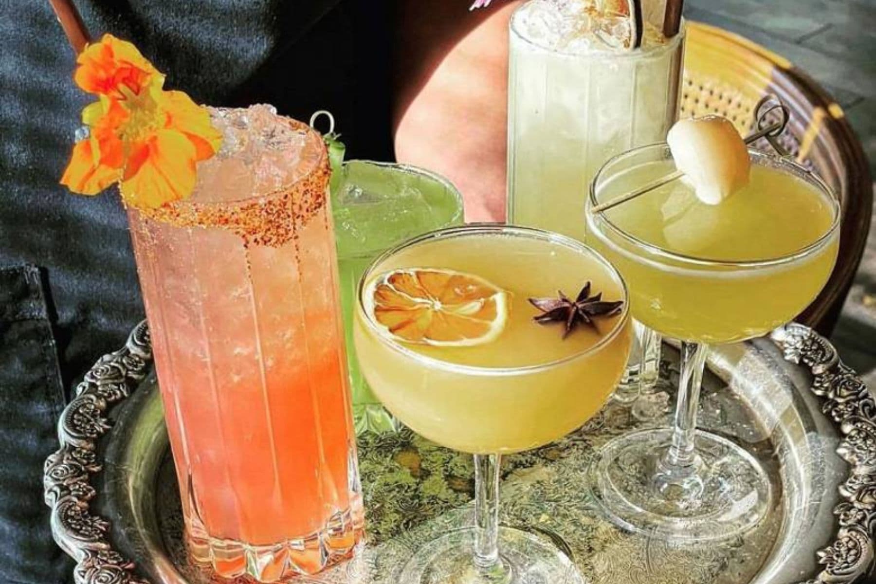 atlantis-paradise-island-bahamas-cocktails