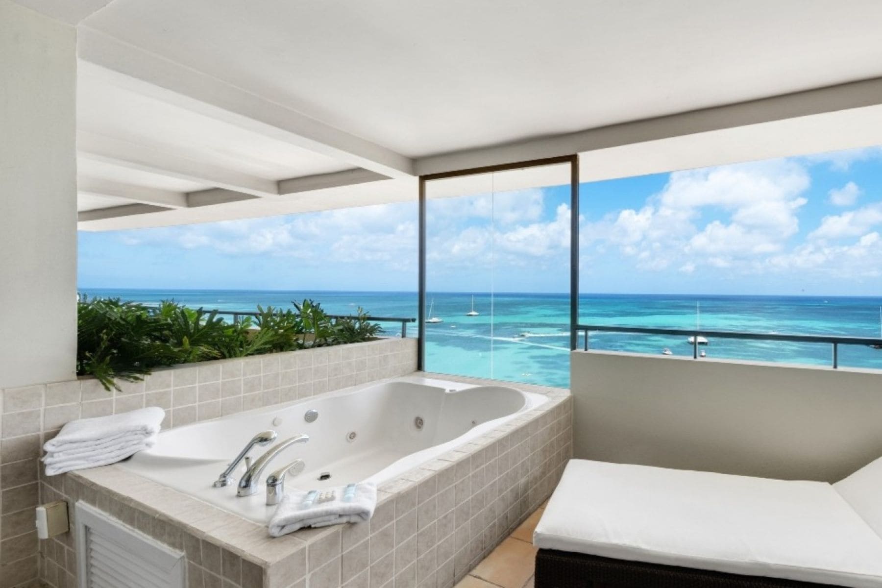 barcelo-aruba-resort-bathroom