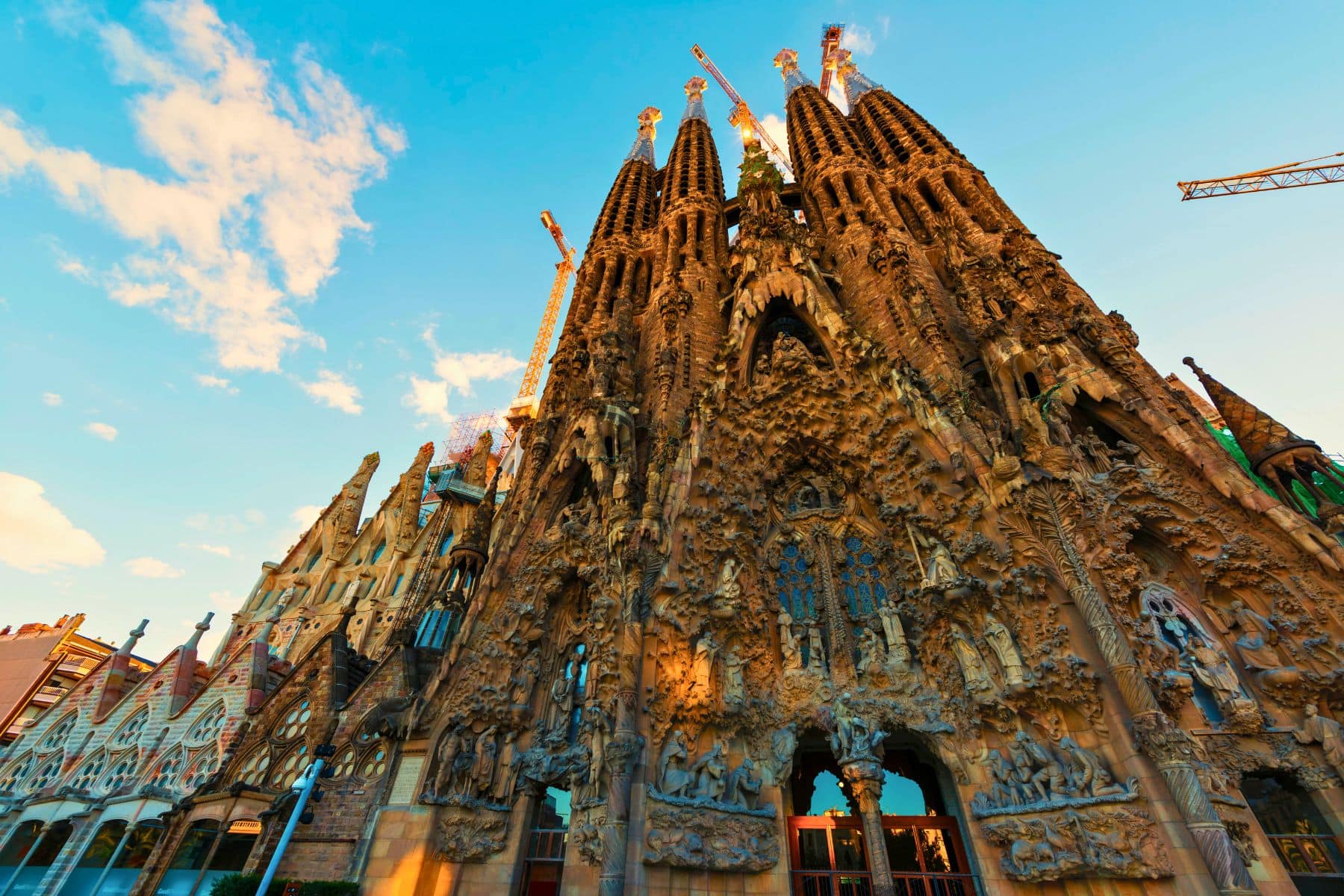 Basilica I Temple Expiatori De La Sagrada Familia