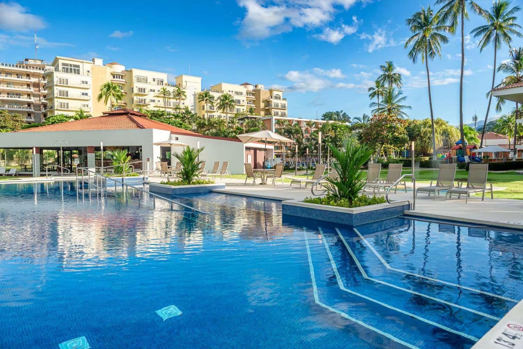 best-western-jaco-beach-pool-side