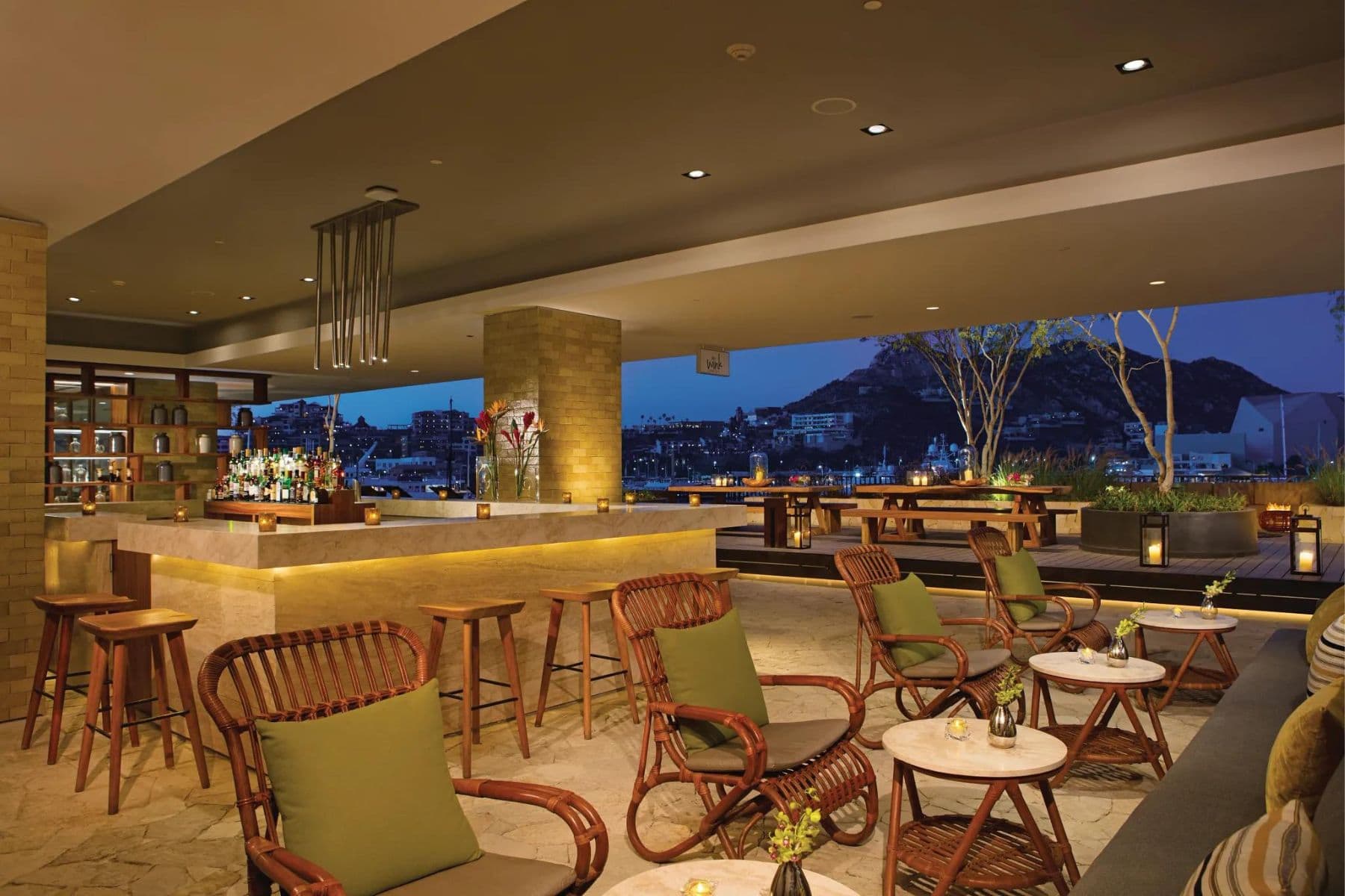 breathless-cabo-san-lucas-resort-bar