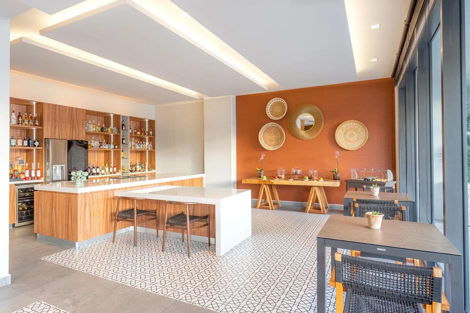 breathless-cabo-san-lucas-resort-exclusive-bar