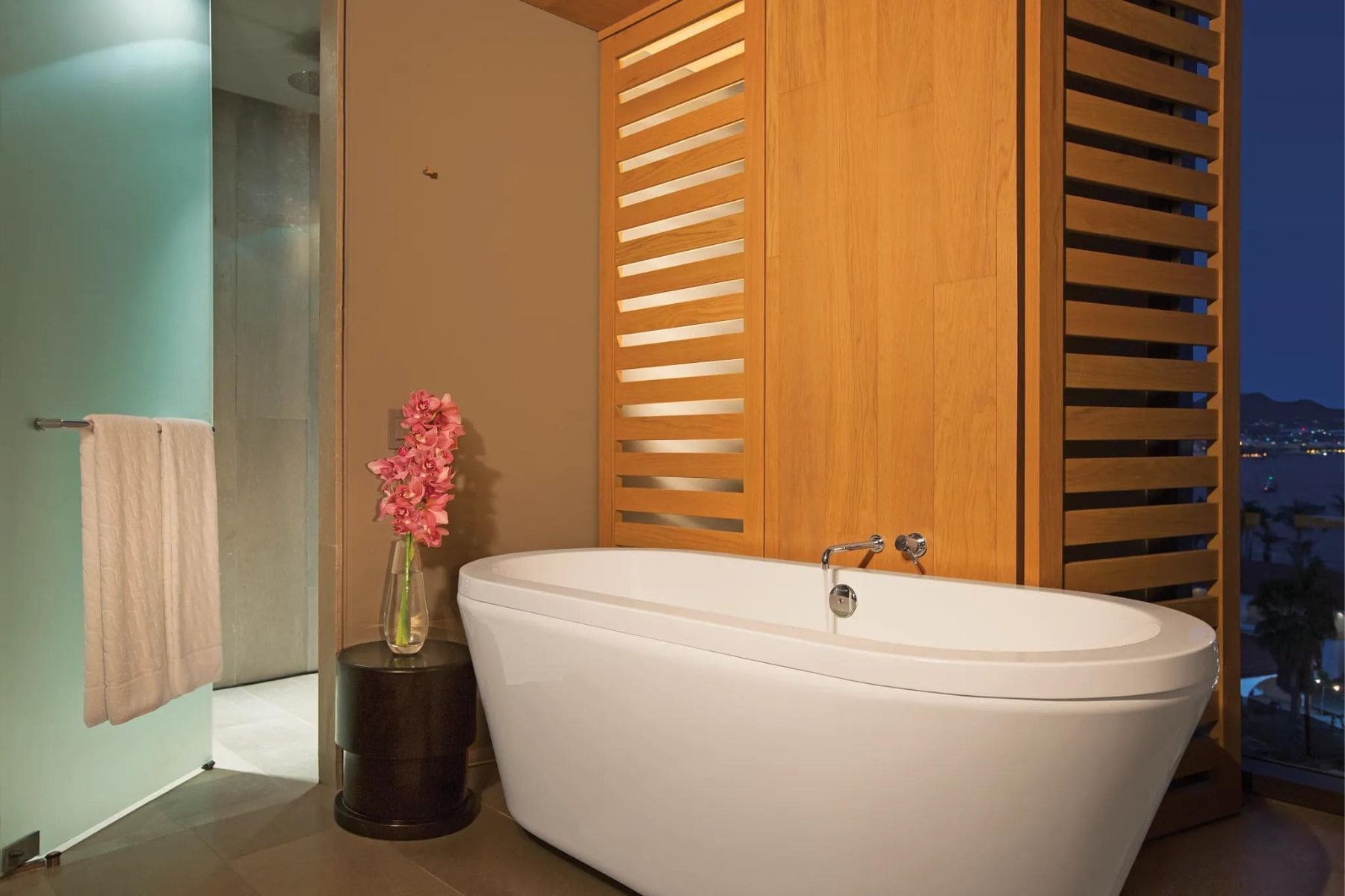 breathless-cabo-san-lucas-resort-tub