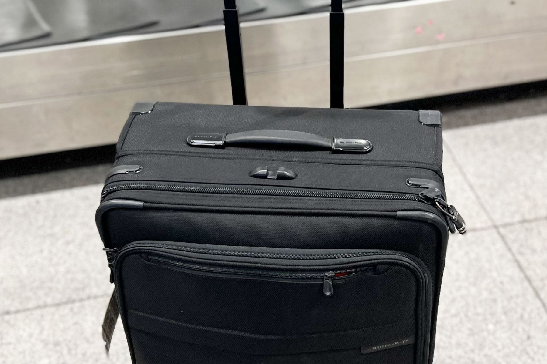briggs-and-riley-baseline-softside-luggage-handle-and-zipper